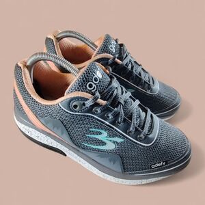 Gdefy Gravity Defyer Womens 9 Gray Salmon Mighty Walk Sneaker Shoes *No Insoles.